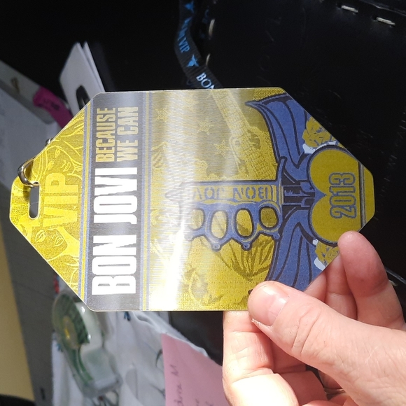 Bon Jovi VIP pkg Because we can tour leather bound photo album VIP tag/lanyard - Picture 4 of 5
